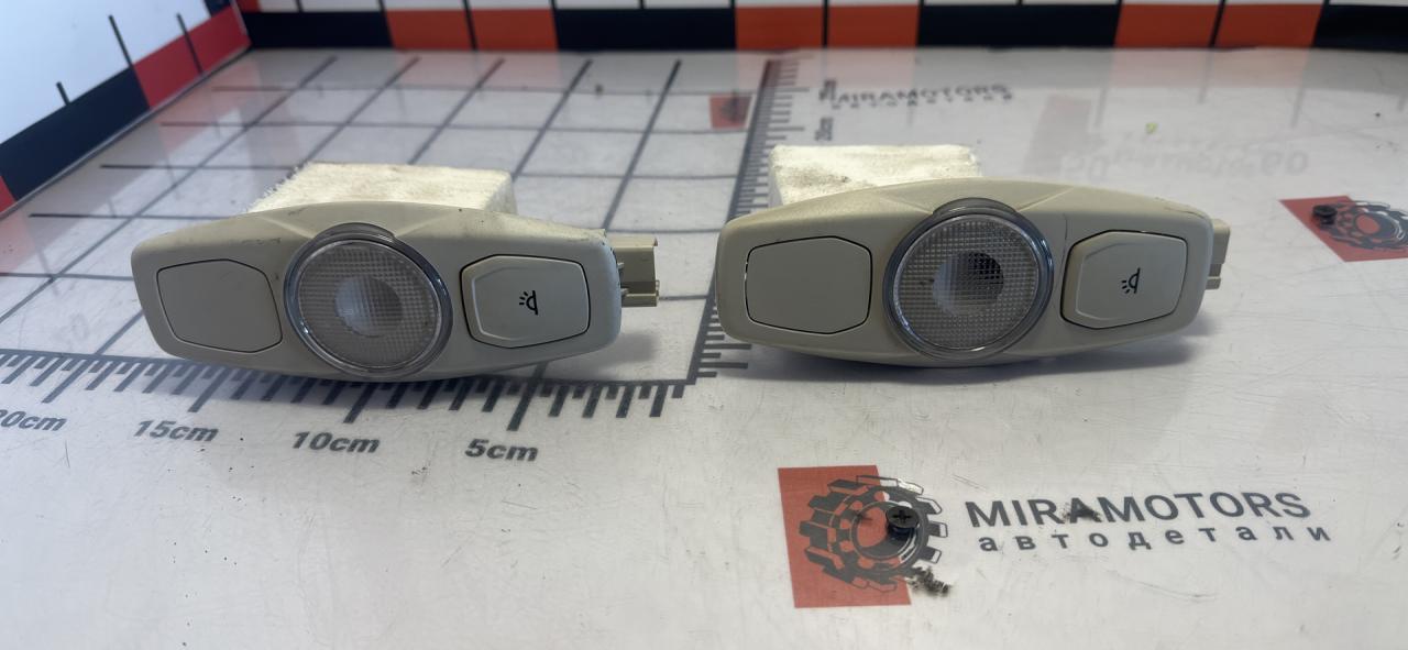 фонарь салона (плафон) Ford Escape 3 поколение C520 2013, 1.5 л., бензин, АКПП, внедорожник 5 дв., CJ5A-13K767-FE3AM1 - фото №1