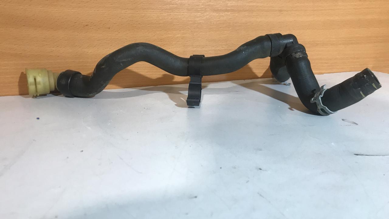 патрубок (трубопровод, шланг) Chevrolet Cruze 2 поколение 2017, 1.4 л., бензин, АКПП, седан - фото №1