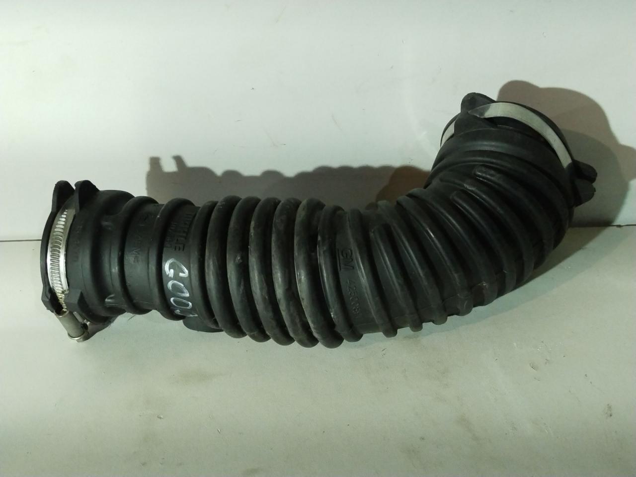 патрубок воздушного фильтра Chevrolet Cruze 2 поколение 2017, 1.4 л., бензин, АКПП, седан, 72407560 - фото №1