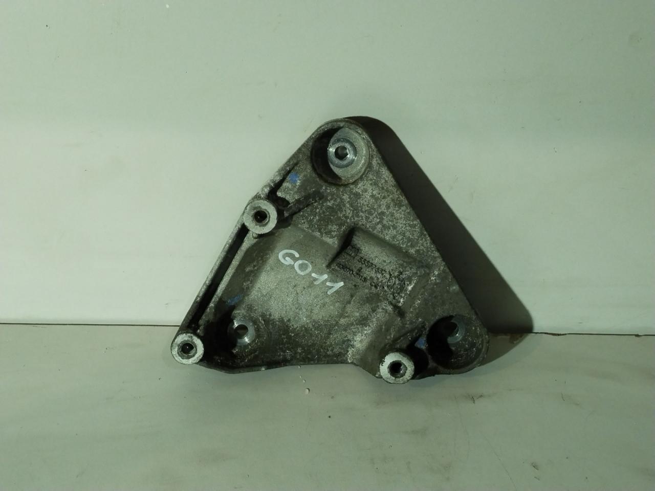 кронштейн компрессора кондиционера Buick Encore 1 поколение 2016, 1.4 л., АКПП, внедорожник 5 дв., 55577637 - фото №1