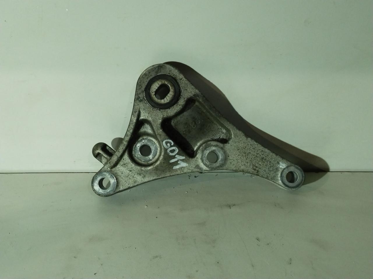 кронштейн (крепление) Buick Encore 1 поколение 2016, 1.4 л., АКПП, внедорожник 5 дв., 95142834 - фото №1