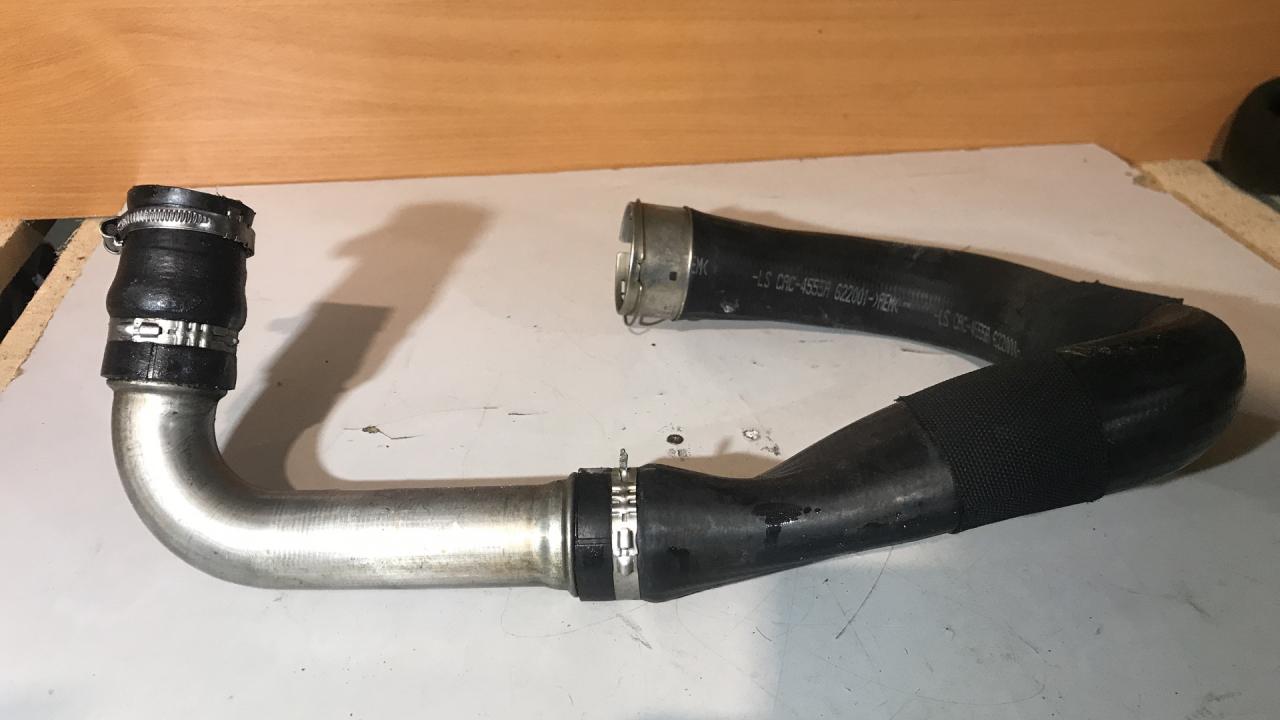 патрубок интеркулера Buick Encore 1 поколение 2016, 1.4 л., АКПП, внедорожник 5 дв., CAC4555A - фото №1