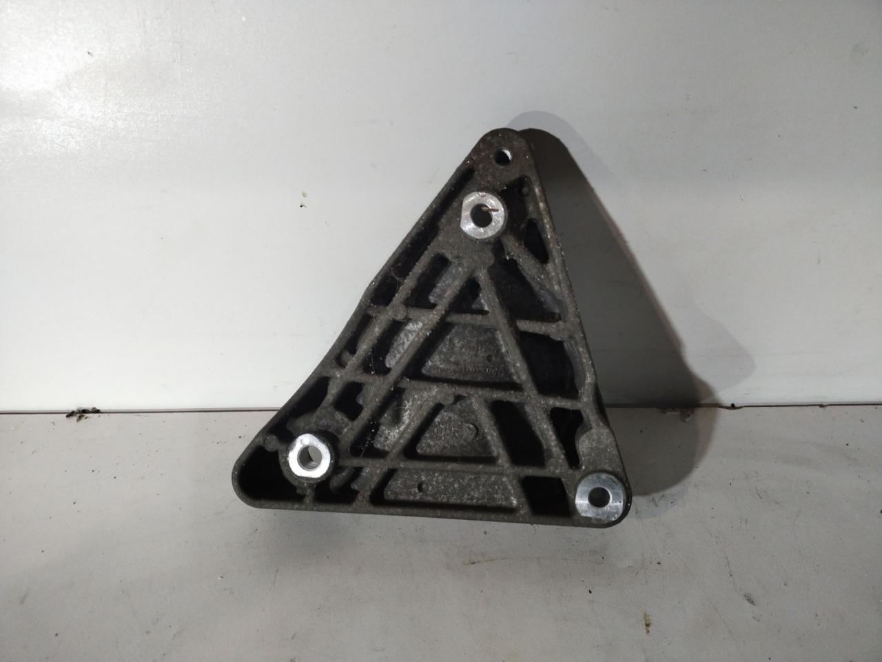 кронштейн компрессора кондиционера Chevrolet Malibu 9 поколение 2017, 1.5 л., бензин, АКПП, седан, 12653074 - фото №1