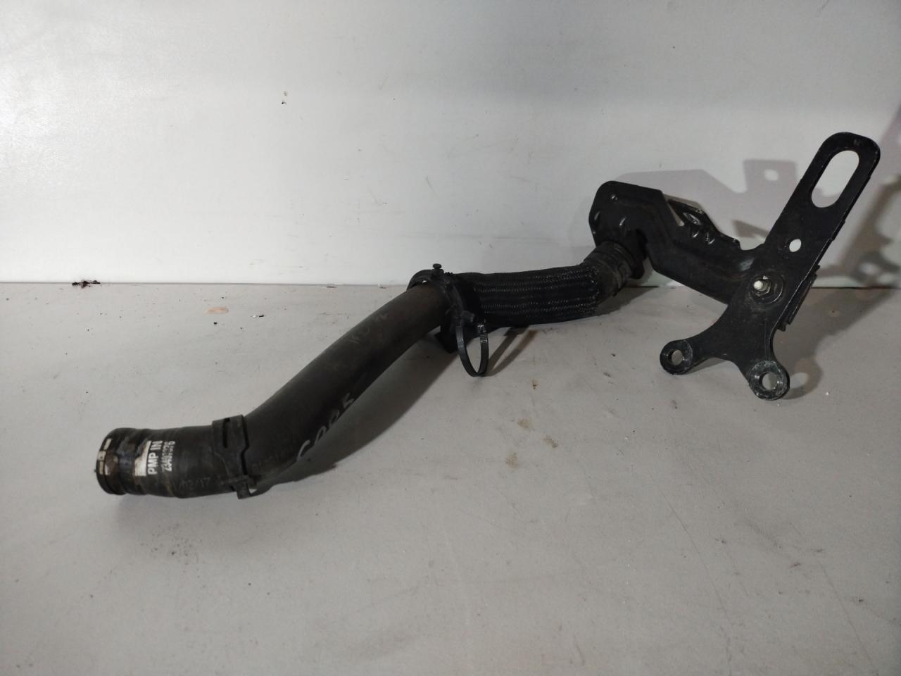 патрубок (трубопровод, шланг) Chevrolet Malibu 9 поколение 2017, 1.5 л., бензин, АКПП, седан, 23497076 - фото №1