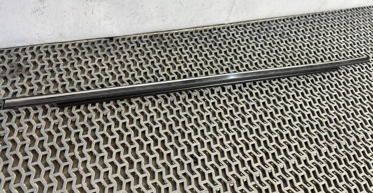 молдинг двери задней левой Acura TLX 3-е поколение 2021, 2.0 л., бензин, АКПП, седан, 72950-TJB-A01 - фото №1