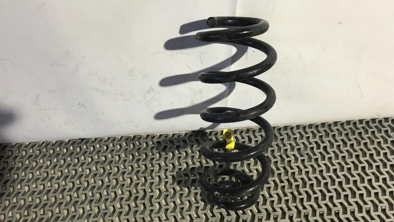 пружина задняя Chevrolet Equinox 3 поколение 2018, 1.5 л., бензин, АКПП, внедорожник 5 дв., 13506235 - фото №1