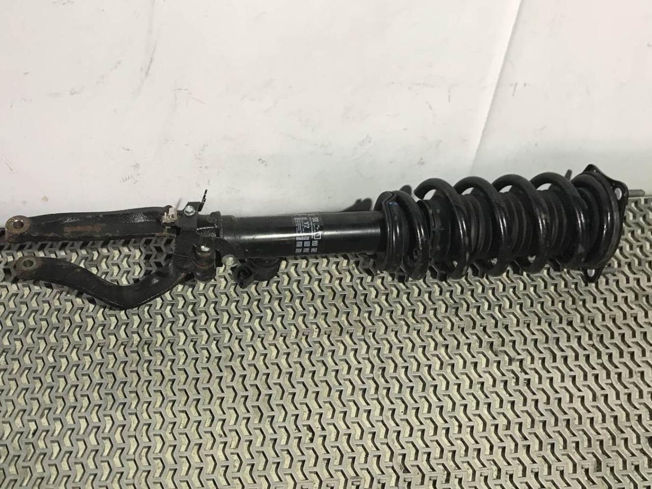 амортизатор передний левый Acura TLX 3-е поколение 2021, 2.0 л., бензин, АКПП, седан, 51281TGVA02, 51620-TGV-A530-M1, 51402-TGV-A01, 51670-TGV-A01, 51688-TGV-A01, 51722-TGV-A01, 51621-TGV-A53 - фото №1