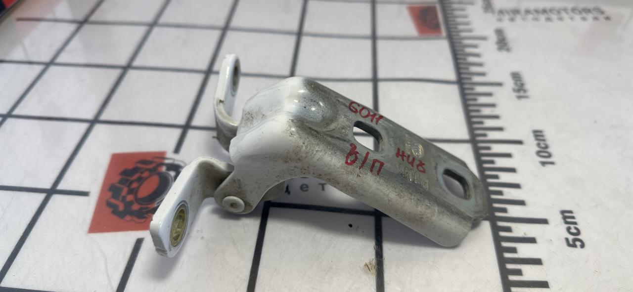 петля двери Buick Encore 1 поколение 2016, 1.4 л., АКПП, внедорожник 5 дв. - фото №1