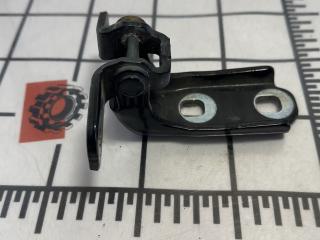 петля двери Chevrolet Cruze 1 поколение [рестайлинг] 2015, 1.4 л., бензин, АКПП, седан