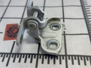 петля двери Chevrolet Cruze 1 поколение [рестайлинг] 2015, 1.4 л., бензин, АКПП, седан