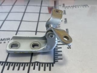 петля двери Chevrolet Malibu 9 поколение 2016, 1.5 л., бензин, АКПП, седан