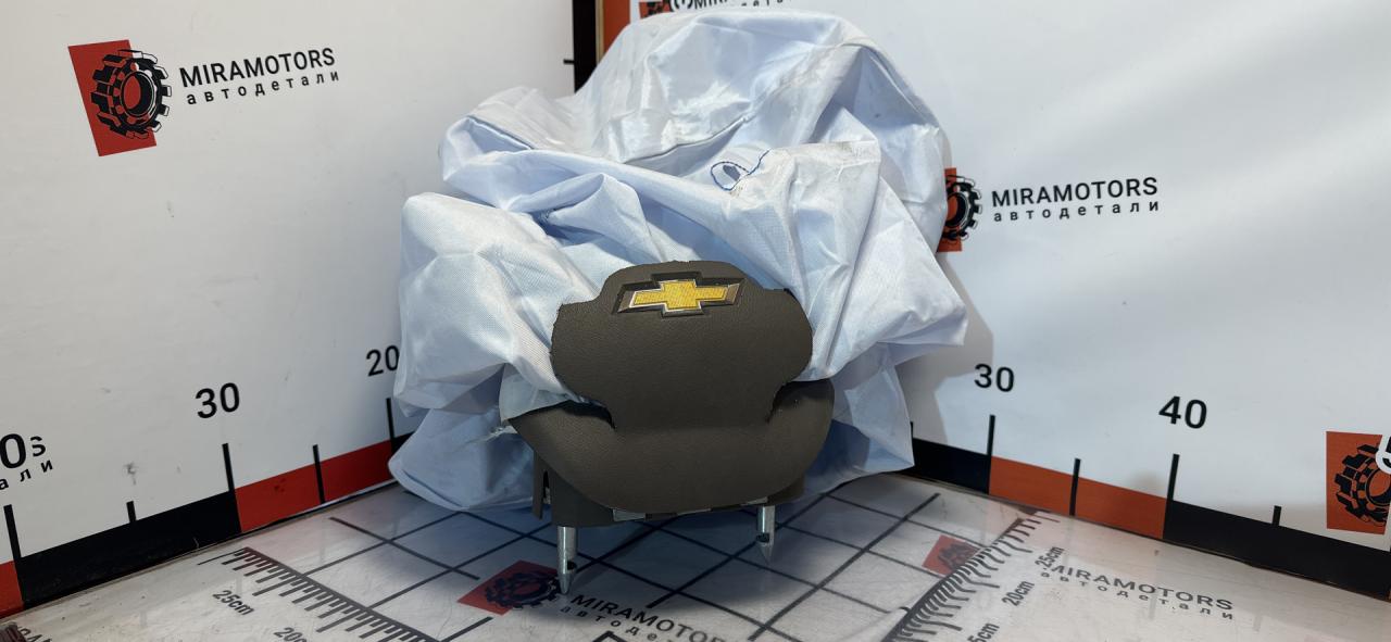 подушка безопасности водителя Chevrolet Malibu 9 поколение 2016, 1.5 л., бензин, АКПП, седан - фото №1