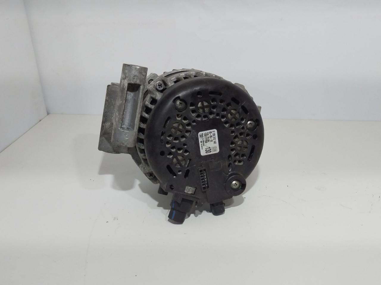 генератор Chevrolet Equinox 3 поколение 2018, 1.5 л., бензин, АКПП, белый, внедорожник 5 дв., полный привод, 0126312142GM - фото №1