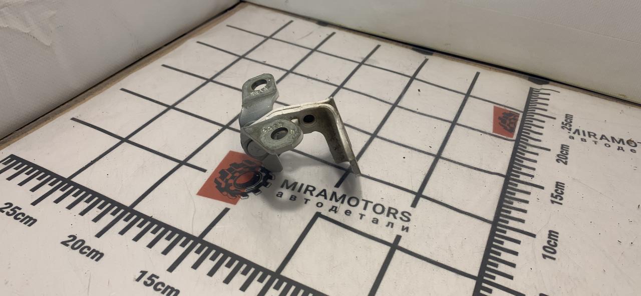 петля двери GMC Terrain 2 поколение 2019, 1.5 л., бензин, АКПП, белый, внедорожник 5 дв. - фото №1