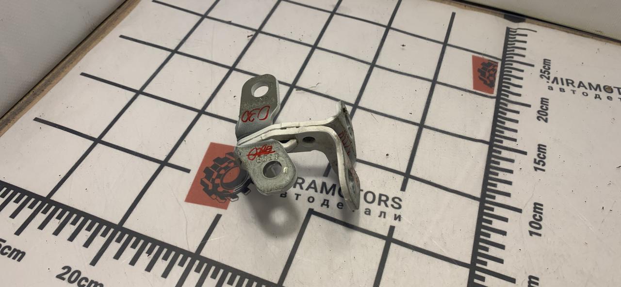 петля двери Chevrolet Equinox 3 поколение 2018, 1.5 л., бензин, АКПП, белый, внедорожник 5 дв., полный привод - фото №1