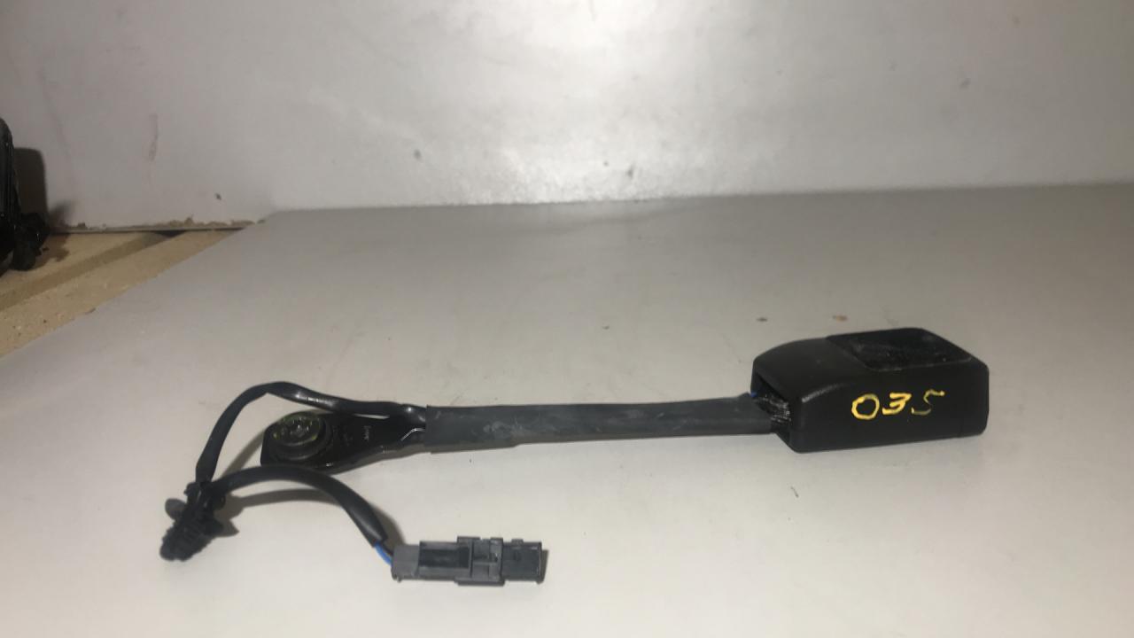 замок ремня безопасности GMC Terrain 2 поколение 2018, 2.0 л., бензин, АКПП, серый, передний привод - фото №1