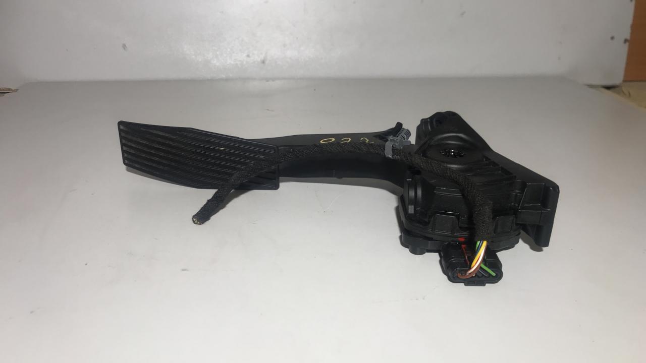 педаль Chevrolet Equinox 3 поколение 2019, 1.5 л., бензин, АКПП, серый, внедорожник 5 дв., полный привод, 84366781 - фото №1