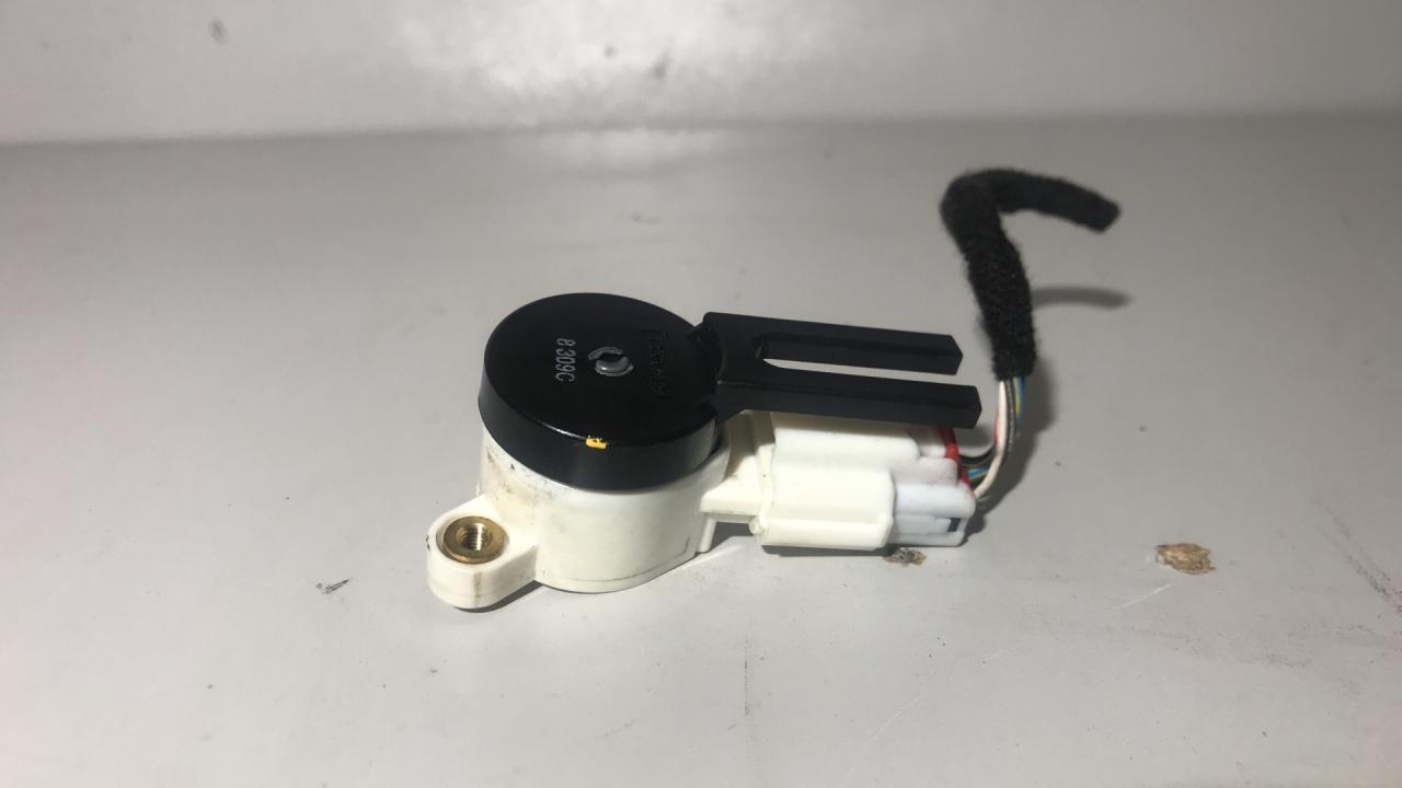 Датчик педали тормоза (лягушка) Chevrolet Equinox 3 поколение 2018, 1.5 л., бензин, АКПП, белый, внедорожник 5 дв., полный привод - фото №1