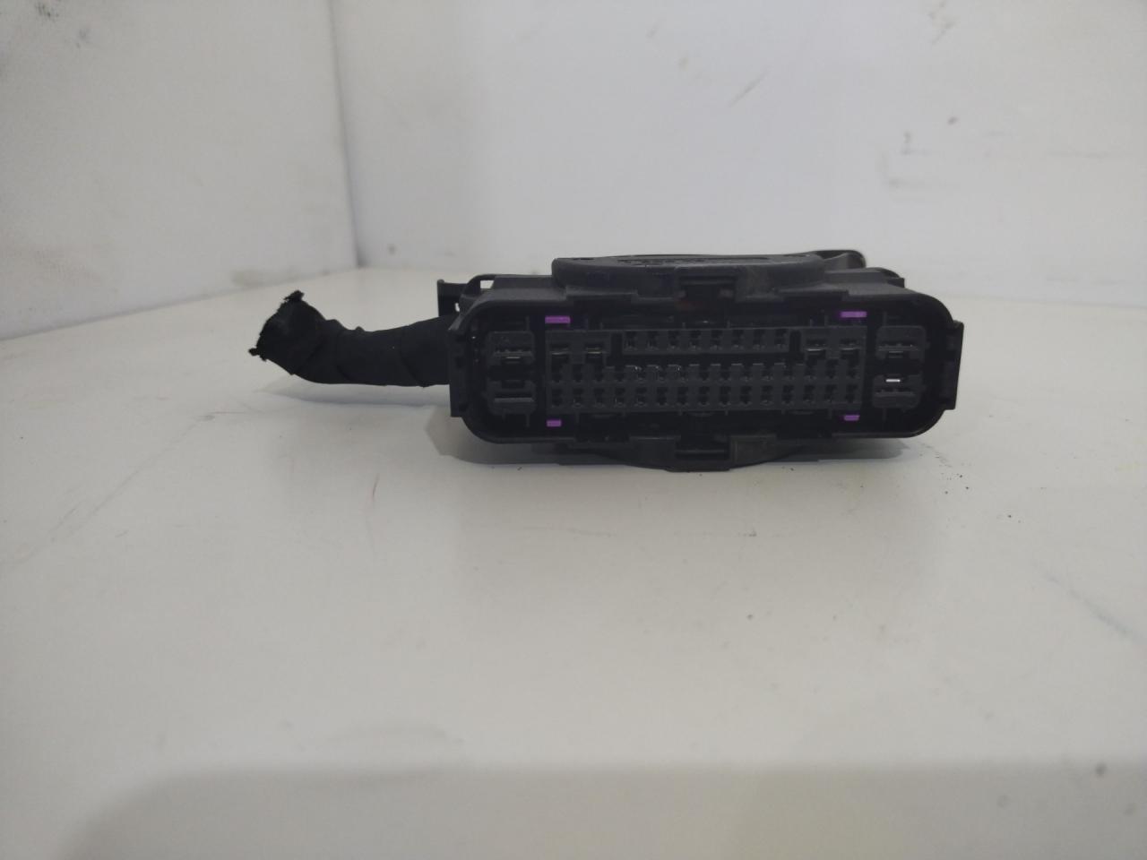 разъем (фишка) проводки Chevrolet Equinox 3 поколение 2018, 1.5 л., бензин, АКПП, белый, внедорожник 5 дв., полный привод, 1928405782 - фото №1