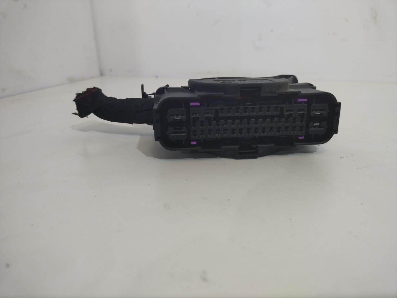 разъем (фишка) проводки Chevrolet Equinox 3 поколение 2019, 1.5 л., бензин, АКПП, черный, внедорожник 5 дв., полный привод, 928405782 - фото №1