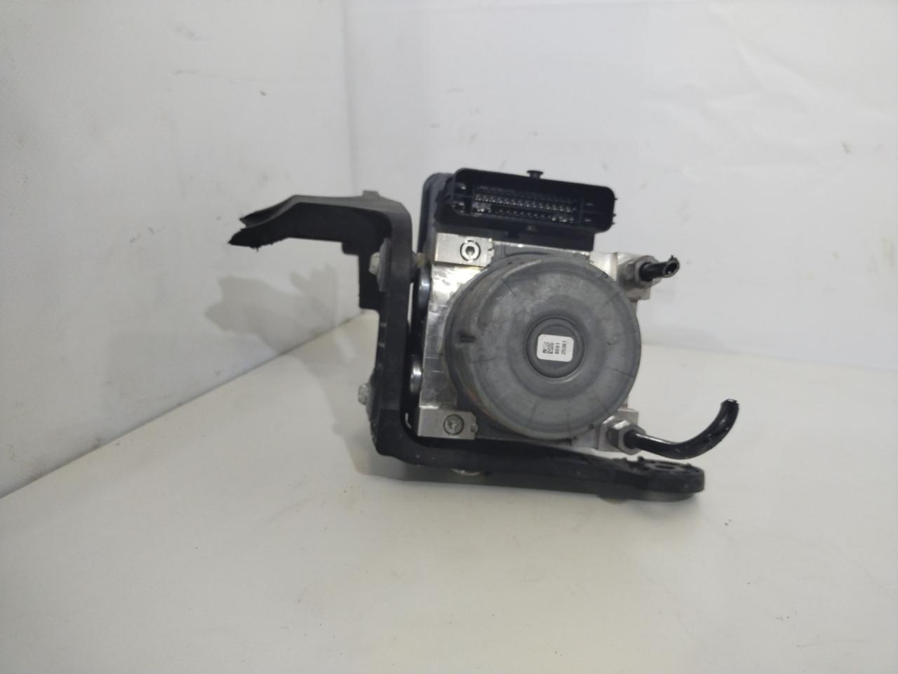 блок ABS Chevrolet Equinox 3 поколение 2019, 1.5 л., бензин, АКПП, черный, внедорожник 5 дв., полный привод, SA560131LO-PCBX - фото №1