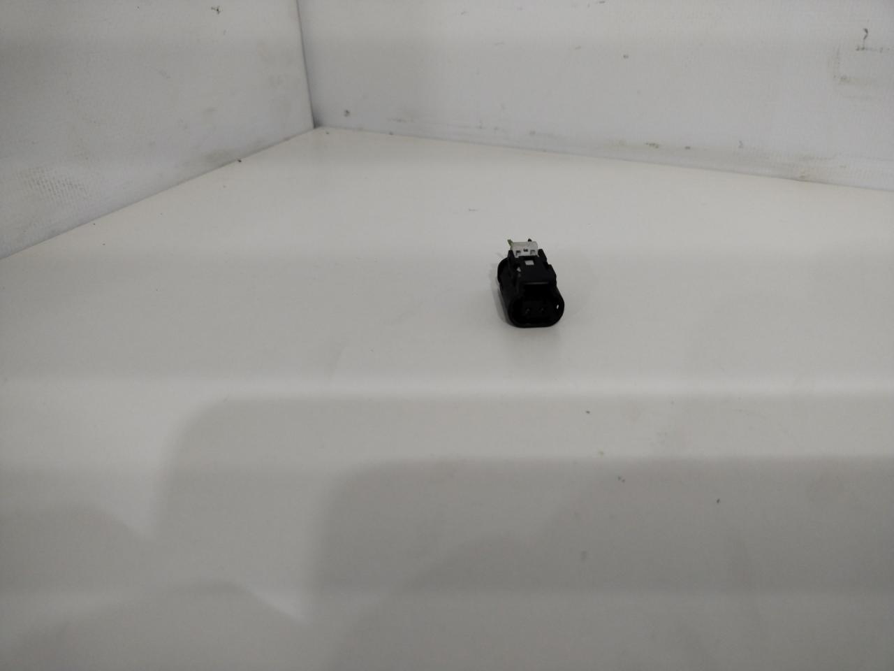 разъем (фишка) проводки Chevrolet Equinox 3 поколение 2018, 1.5 л., бензин, АКПП, черный, внедорожник 5 дв., полный привод - фото №1