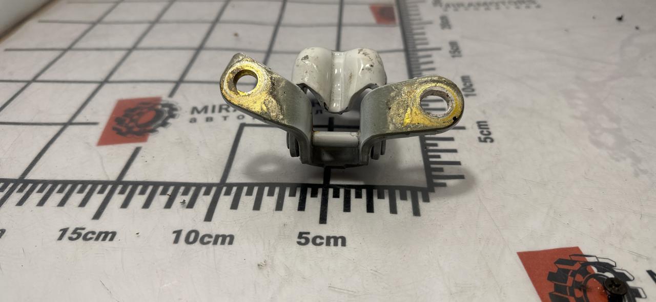 петля двери GMC Terrain 2 поколение 2019, 1.5 л., бензин, АКПП, белый, внедорожник 5 дв. - фото №1