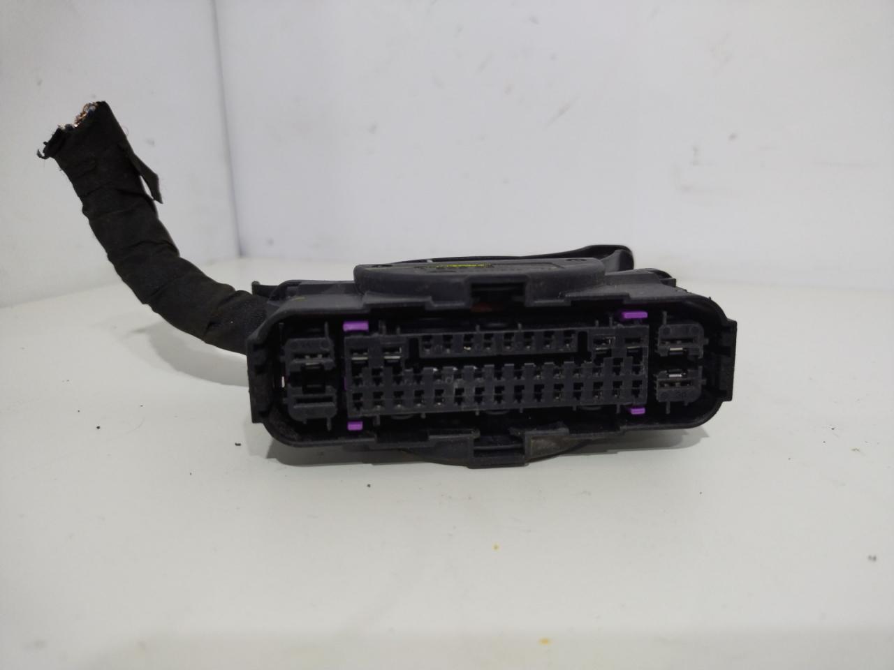 разъем (фишка) проводки GMC Terrain 2 поколение 2018, 1.5 л., бензин, АКПП, черный, внедорожник 5 дв., полный привод, 192840 - фото №1