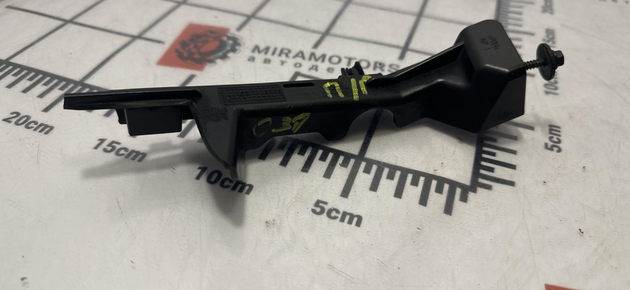 крепление ( кронштейн ) крыла Chevrolet Equinox 3 поколение 2018, 1.5 л., бензин, АКПП, белый, внедорожник 5 дв., полный привод - фото №1