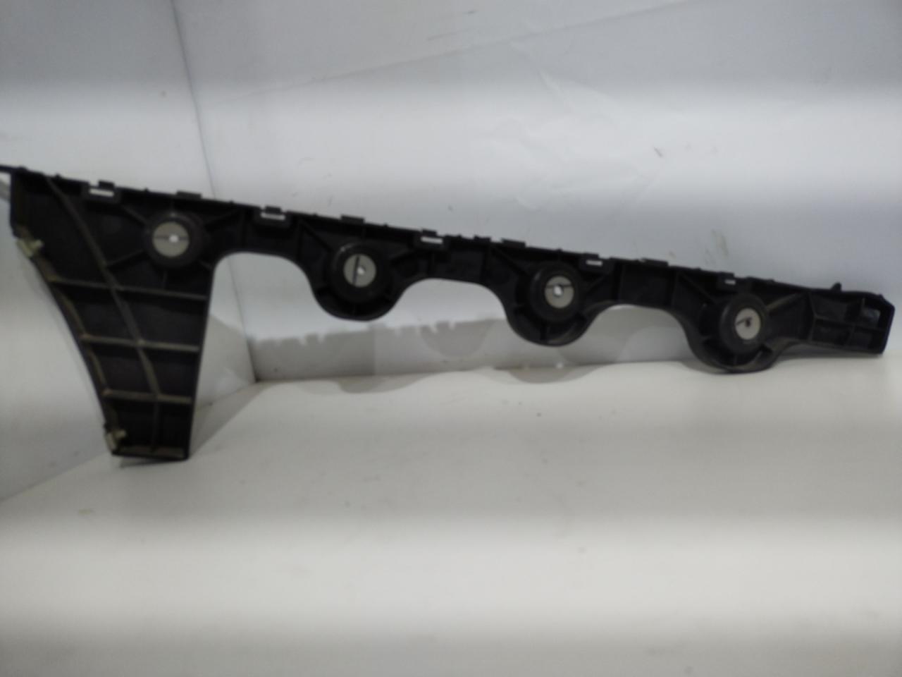 Крепление бампера заднего Chevrolet Equinox 3 поколение 2019, 1.5 л., бензин, АКПП, черный, внедорожник 5 дв., полный привод, 23462453 - фото №1