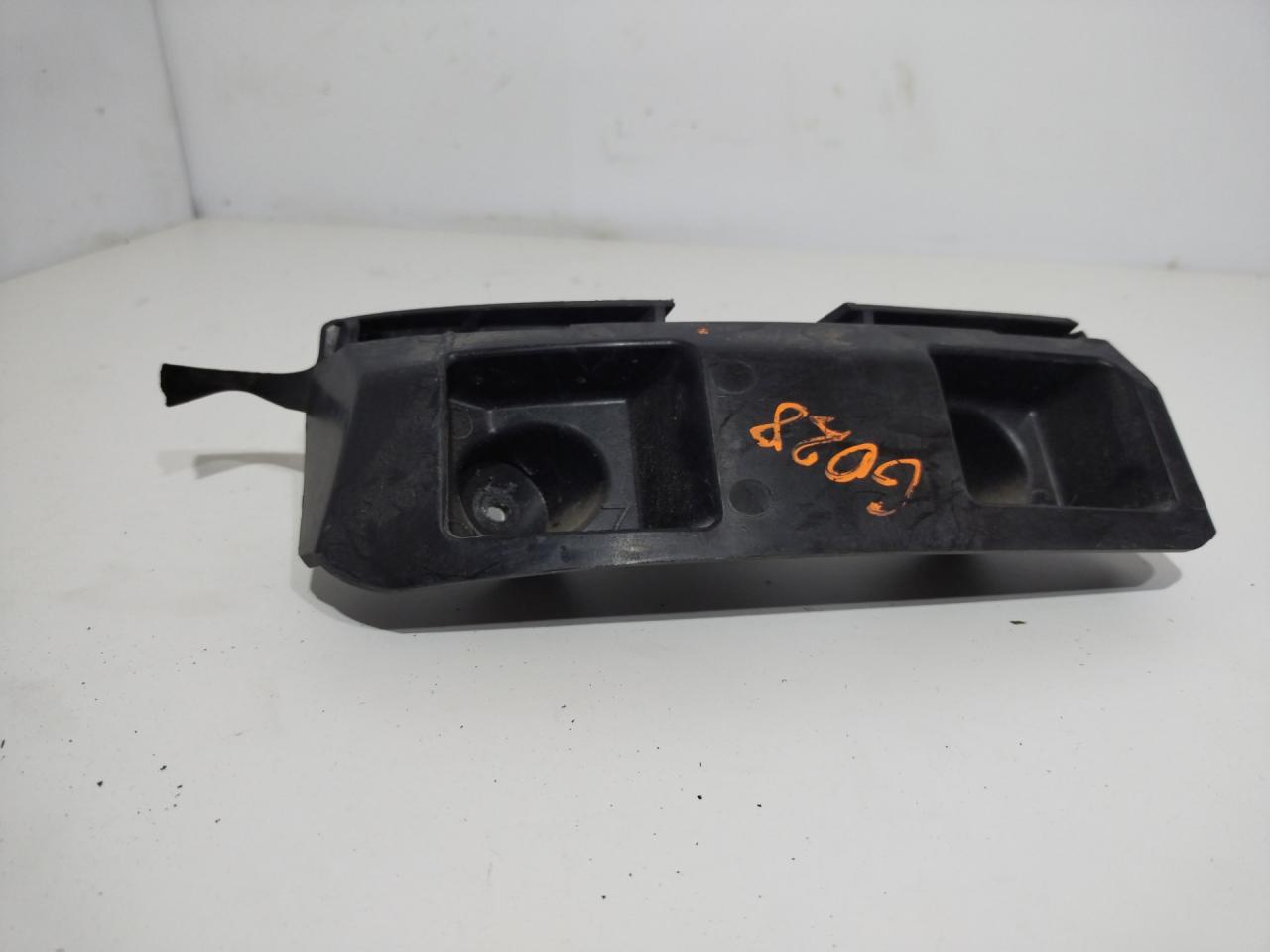 Крепление бампера заднего Chevrolet Cruze 2 поколение 2019, 1.4 л., бензин, АКПП, синий диплоат, хетчбэк 5 дв., полный привод - фото №1