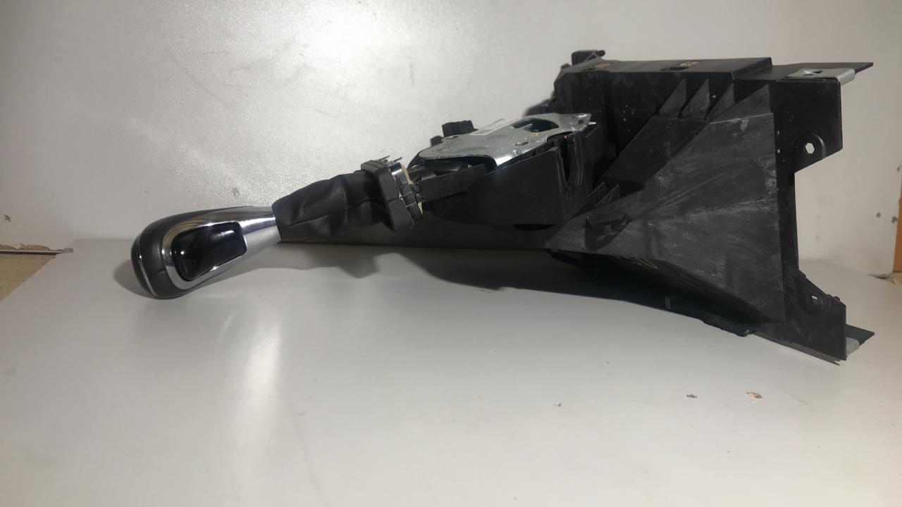 кулиса Chevrolet Equinox 3 поколение 2018, 1.5 л., бензин, АКПП, белый, внедорожник 5 дв., полный привод, 13595922 - фото №1