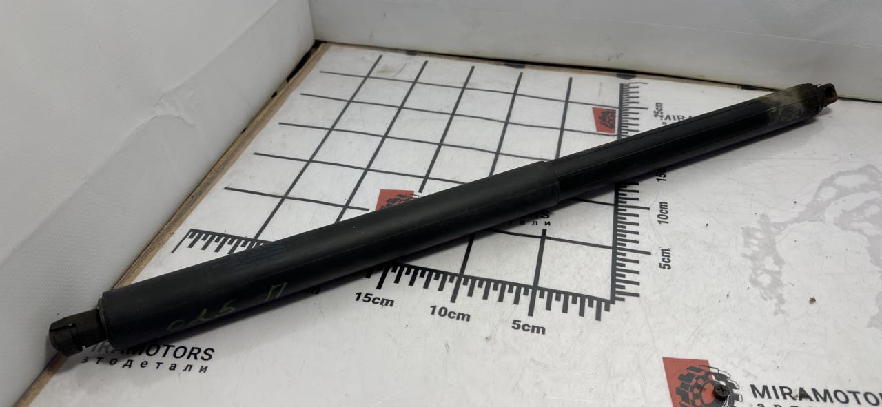 амортизатор крышки багажника (3-5 двери) GMC Terrain 2 поколение 2018, 1.5 л., бензин, АКПП, черный, внедорожник 5 дв., полный привод - фото №1