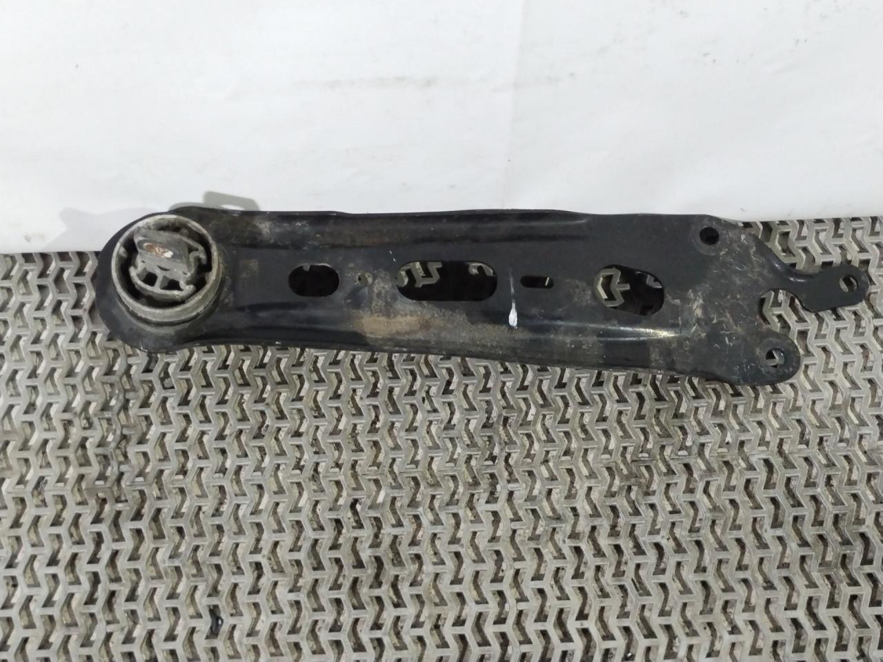 рычаг задний правый Chevrolet Equinox 3 поколение 2019, 1.5 л., бензин, АКПП, серый, внедорожник 5 дв., полный привод, 8475531 - фото №1