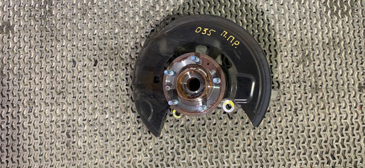 кулак поворотный правый GMC Terrain 2 поколение 2018, 2.0 л., бензин, АКПП, серый, передний привод, 84210077 - фото №1