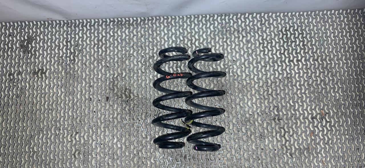 пружина задняя GMC Terrain 2 поколение 2018, 1.5 л., бензин, АКПП, черный, внедорожник 5 дв., полный привод, 84165208 - фото №1