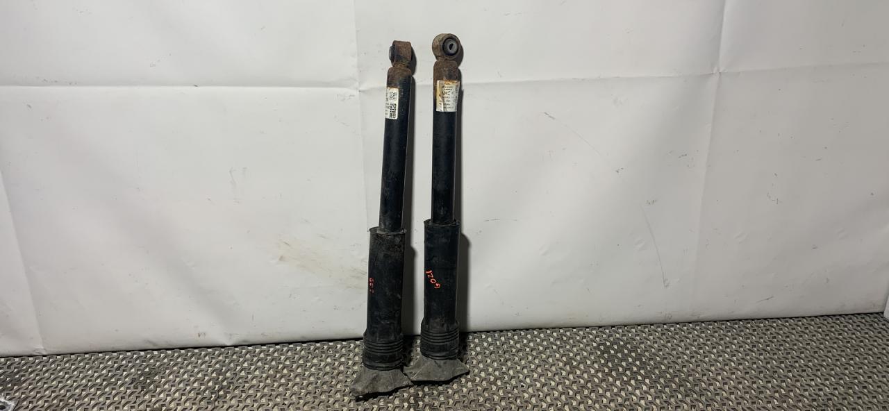 амортизатор задний Chevrolet Cruze 2 поколение 2017, 1.4 л., бензин, АКПП, серый, седан, 812689818 - фото №1