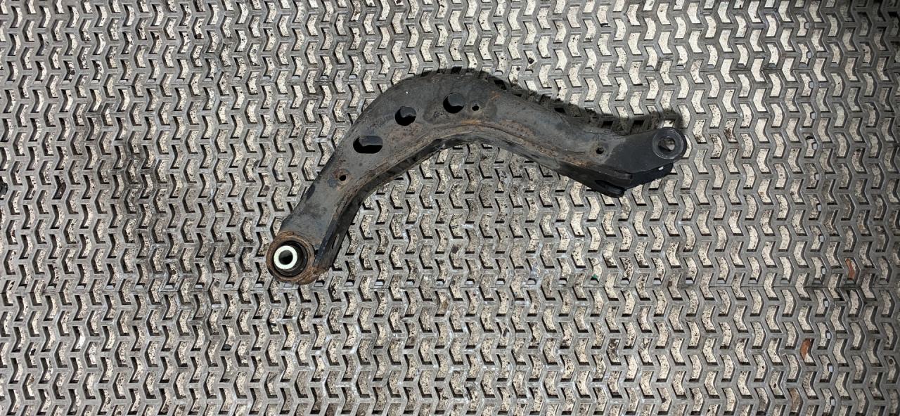 рычаг задний правый Chevrolet Equinox 3 поколение 2020, 1.5 л., бензин, АКПП, черный, внедорожник 5 дв., 13377313 - фото №1