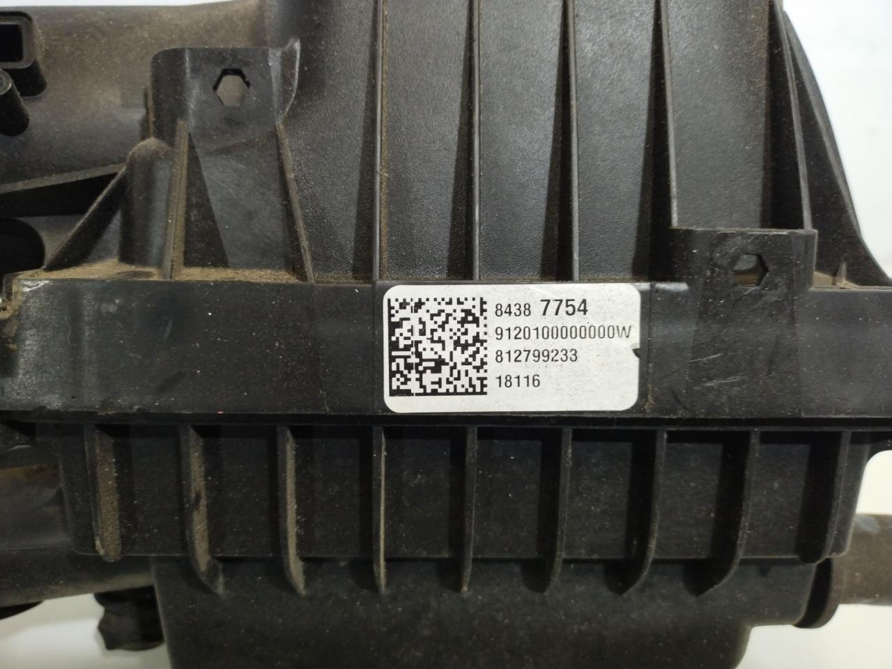 корпус воздушного фильтра Chevrolet Equinox 3 поколение 2018, 1.5 л., бензин, АКПП, белый, внедорожник 5 дв., полный привод, 84387754 - фото №1