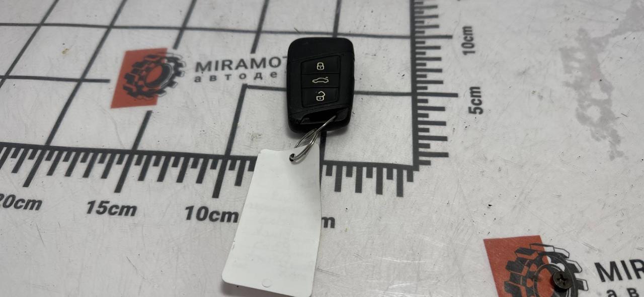 ключ Volkswagen Atlas 2018, 3.6 л., бензин, АКПП, черный, внедорожник 5 дв., полный привод - фото №1