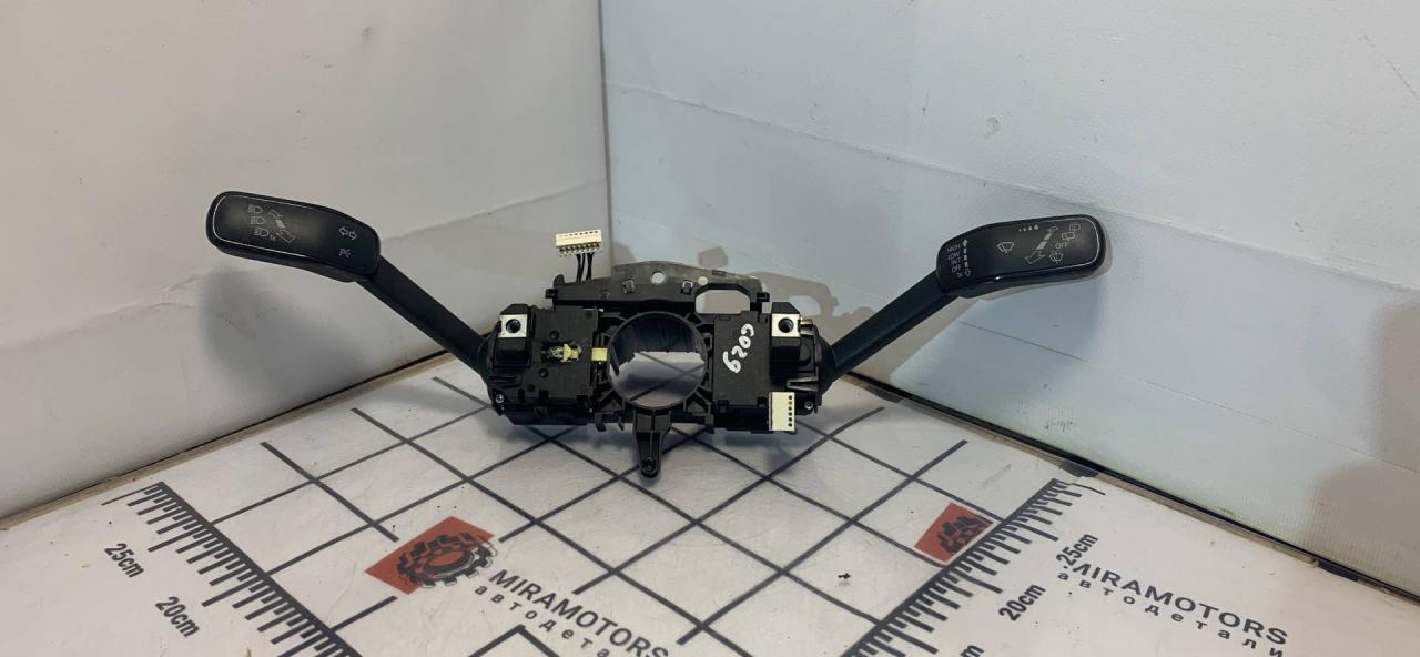 переключатель подрулевой (стрекоза) Volkswagen Atlas 2018, 3.6 л., бензин, АКПП, черный, внедорожник 5 дв., полный привод - фото №1