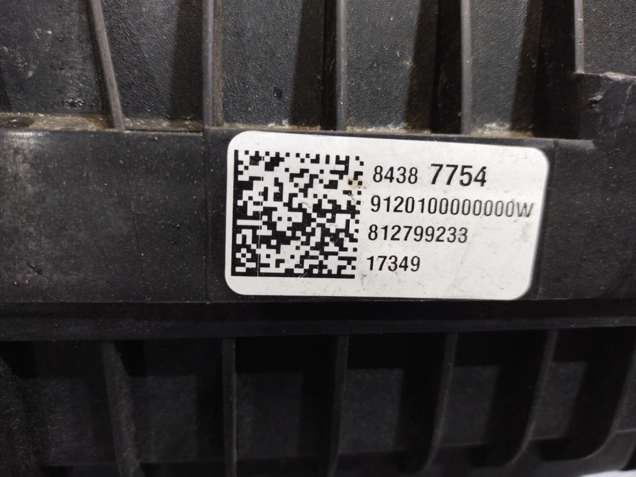 корпус воздушного фильтра GMC Terrain 2 поколение 2018, 1.5 л., бензин, АКПП, черный, внедорожник 5 дв., полный привод, 84387754 - фото №1