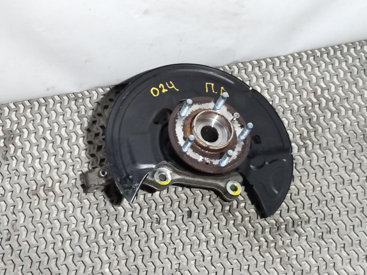 ступица передняя левая Chevrolet Equinox 3 поколение 2019, 2.0 л., бензин, АКПП, черный, внедорожник 5 дв., передний привод, 84084845 - фото №1