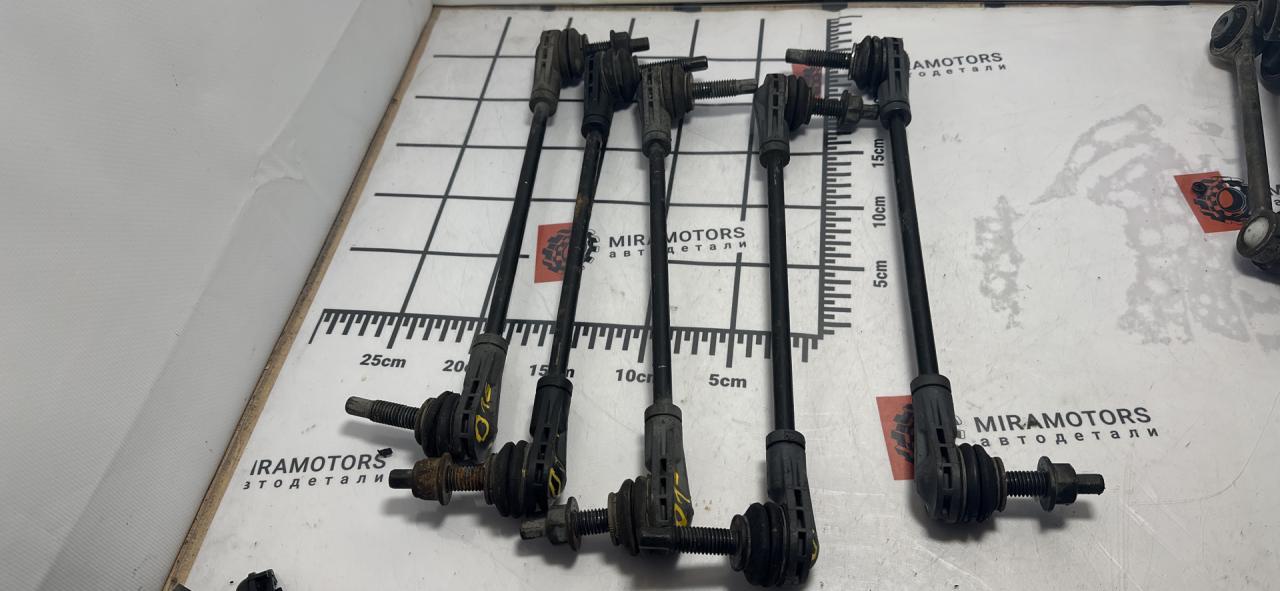 стойка стабилизатора Chevrolet Equinox 3 поколение 2020, 1.5 л., бензин, АКПП, черный, внедорожник 5 дв. - фото №1