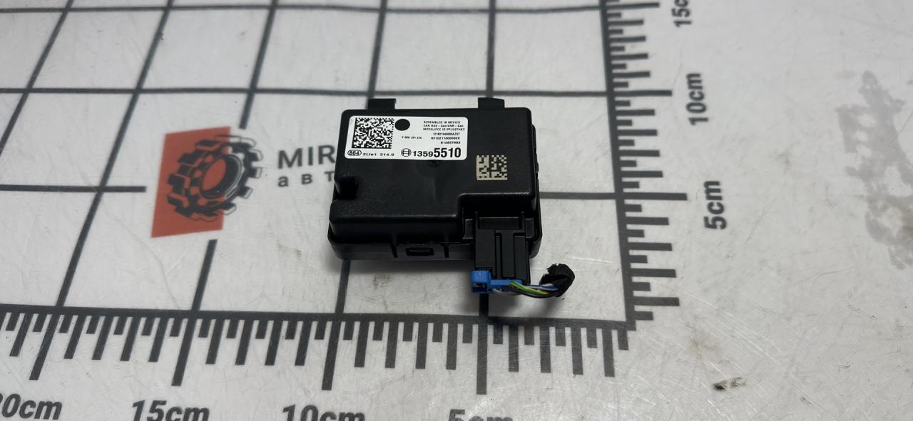 Блок управления бесключевым доступом GMC Terrain 2 поколение 2019, 1.5 л., бензин, АКПП, белый, внедорожник 5 дв., 13595510 - фото №1