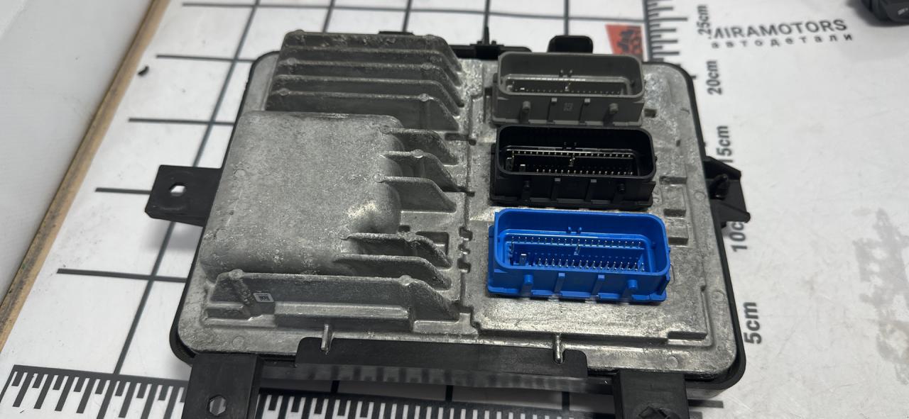 блок управления двигателем GMC Terrain 2 поколение 2019, 1.5 л., бензин, АКПП, белый, внедорожник 5 дв., 12695198 - фото №1