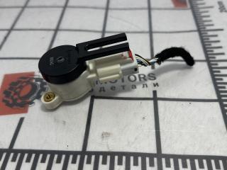 Датчик педали тормоза (лягушка) GMC Terrain 2 поколение 2019, 1.5 л., бензин, АКПП, белый, внедорожник 5 дв., 13597424