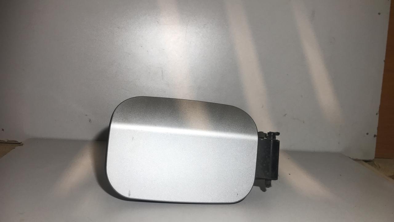 лючок топливного бака Chevrolet Cruze 2 поколение 2017, 1.4 л., бензин, АКПП, серый, седан - фото №1