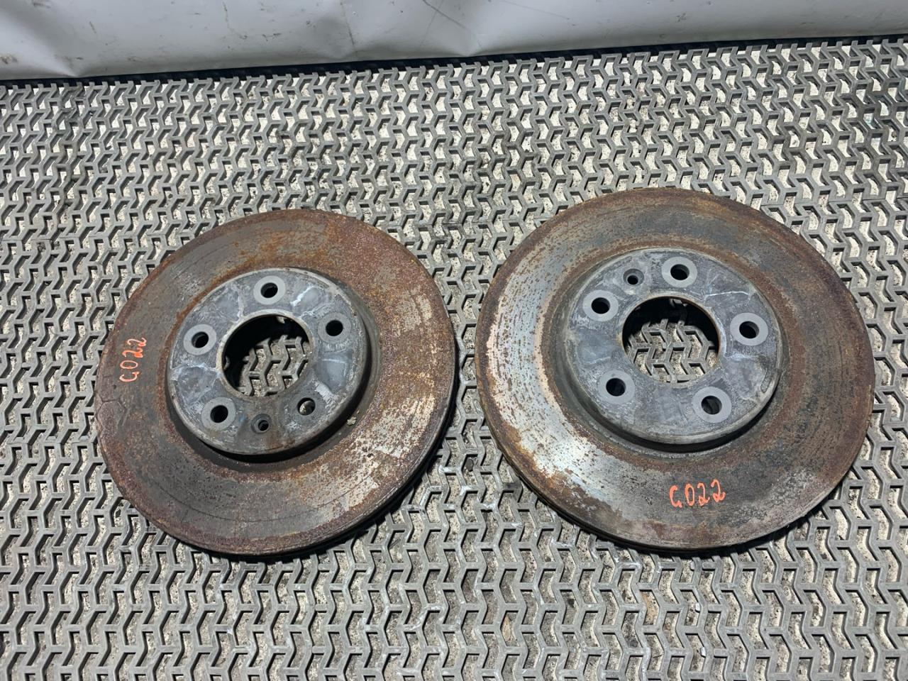 диск тормозной передний Chevrolet Equinox 3 поколение 2019, 1.5 л., бензин, АКПП, серый, внедорожник 5 дв., полный привод - фото №1