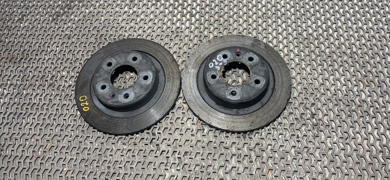 диск тормозной задний GMC Terrain 2 поколение 2019, 1.5 л., бензин, АКПП, белый, внедорожник 5 дв. - фото №1